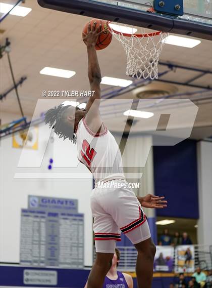 Thumbnail 1 in Perry Meridian vs. Southport (IHSAA 4A Sectional Semi-Final) photogallery.