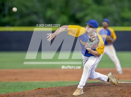 Thumbnail 1 in Liberty vs. Washington (UIL Baseball 4A D2 Bi-District) photogallery.