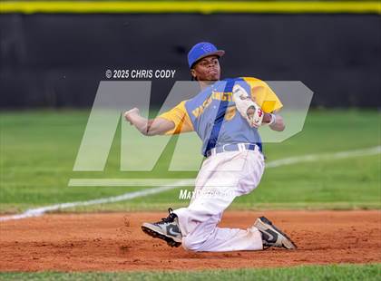 Thumbnail 3 in Liberty vs. Washington (UIL Baseball 4A D2 Bi-District) photogallery.