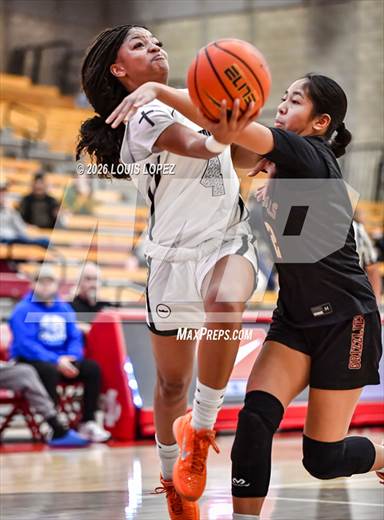 Mission Hills vs. Sierra Canyon (Kay Yow Showcase)