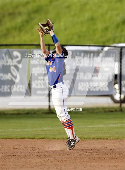 Thumbnail 1 in Thorsby vs Chilton County (Chilton County Tournament) photogallery.