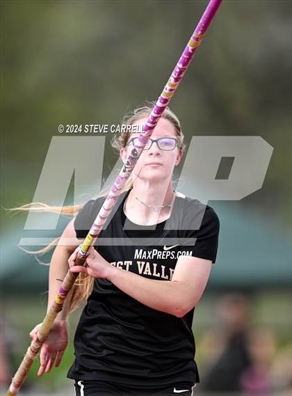 Thumbnail 1 in Eagle Relays (Pole Vault) photogallery.