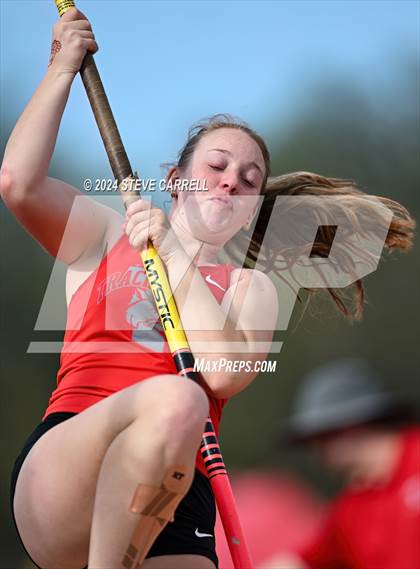 Thumbnail 2 in Eagle Relays (Pole Vault) photogallery.