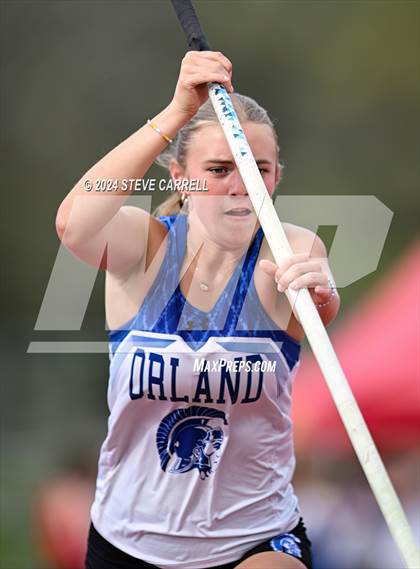 Thumbnail 3 in Eagle Relays (Pole Vault) photogallery.