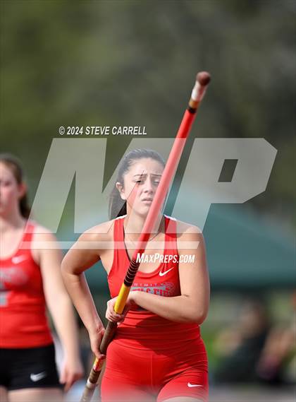 Thumbnail 2 in Eagle Relays (Pole Vault) photogallery.