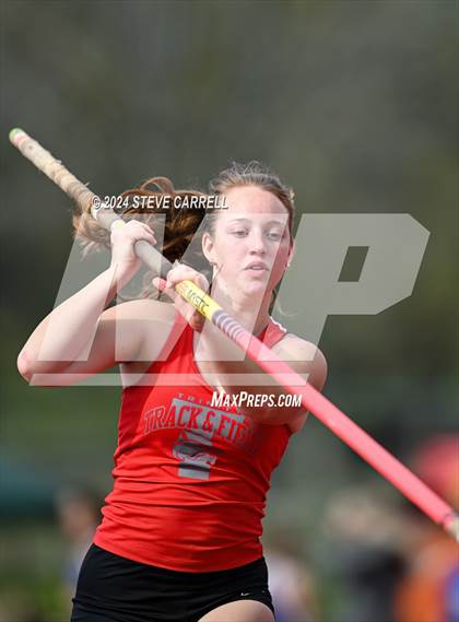 Thumbnail 1 in Eagle Relays (Pole Vault) photogallery.