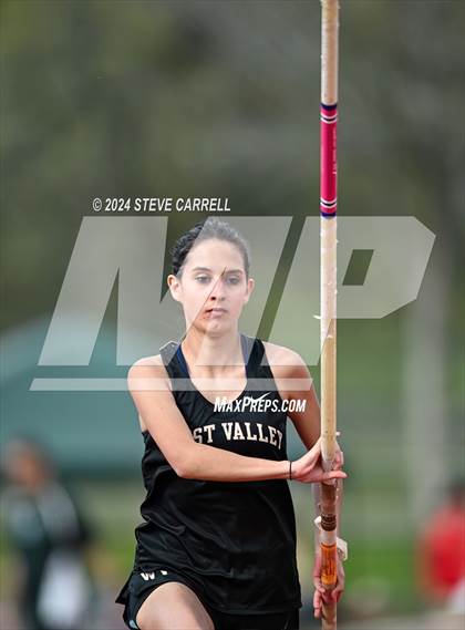 Thumbnail 1 in Eagle Relays (Pole Vault) photogallery.