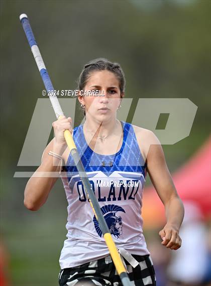 Thumbnail 2 in Eagle Relays (Pole Vault) photogallery.