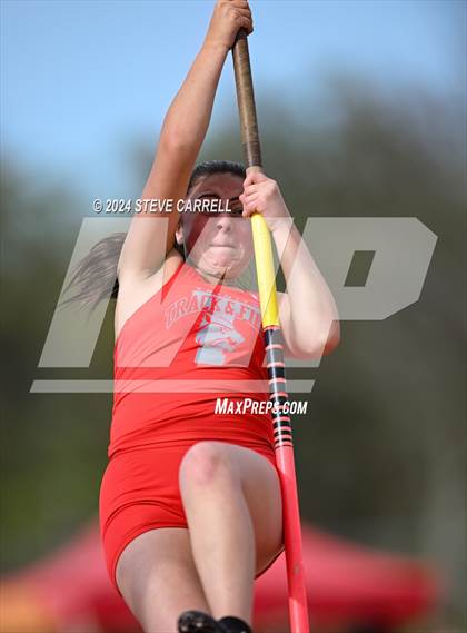 Thumbnail 3 in Eagle Relays (Pole Vault) photogallery.