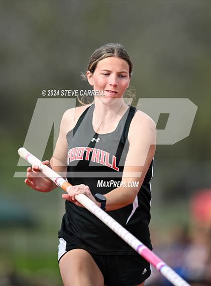 Thumbnail 3 in Eagle Relays (Pole Vault) photogallery.