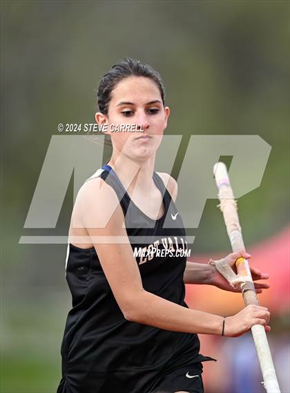 Thumbnail 3 in Eagle Relays (Pole Vault) photogallery.
