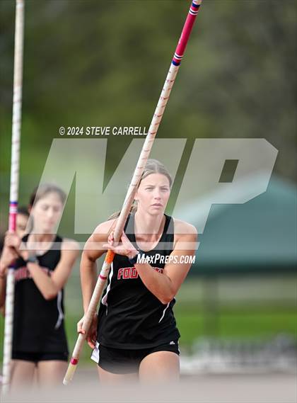 Thumbnail 1 in Eagle Relays (Pole Vault) photogallery.