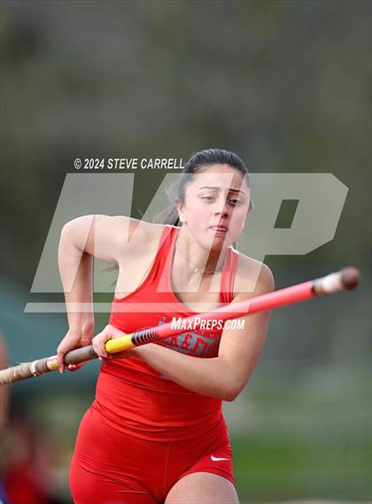 Thumbnail 2 in Eagle Relays (Pole Vault) photogallery.