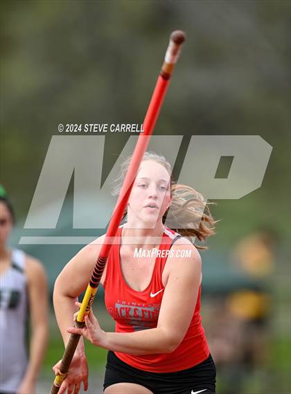 Thumbnail 2 in Eagle Relays (Pole Vault) photogallery.