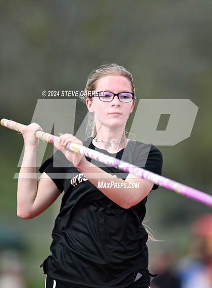 Thumbnail 2 in Eagle Relays (Pole Vault) photogallery.
