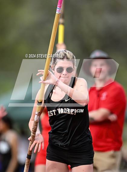 Thumbnail 1 in Eagle Relays (Pole Vault) photogallery.