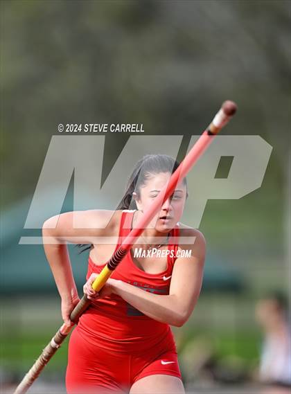 Thumbnail 3 in Eagle Relays (Pole Vault) photogallery.