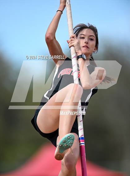 Thumbnail 2 in Eagle Relays (Pole Vault) photogallery.