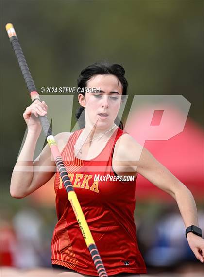 Thumbnail 3 in Eagle Relays (Pole Vault) photogallery.