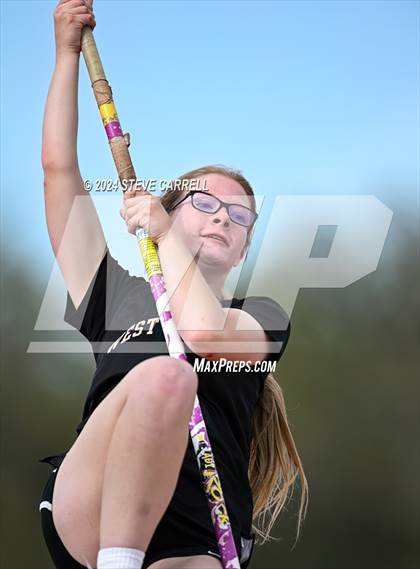 Thumbnail 3 in Eagle Relays (Pole Vault) photogallery.