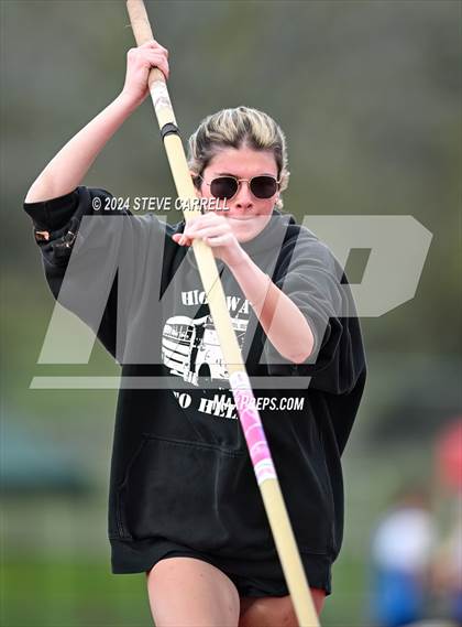 Thumbnail 3 in Eagle Relays (Pole Vault) photogallery.