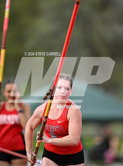 Thumbnail 2 in Eagle Relays (Pole Vault) photogallery.