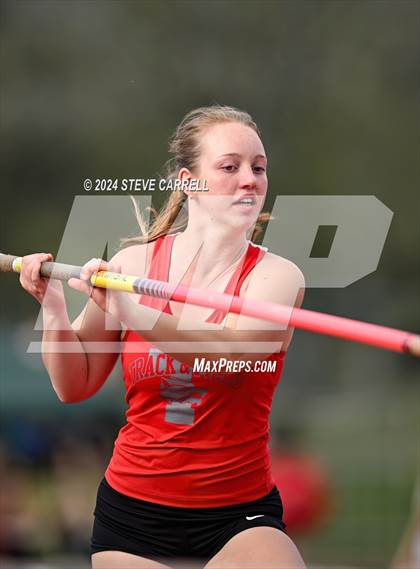 Thumbnail 2 in Eagle Relays (Pole Vault) photogallery.