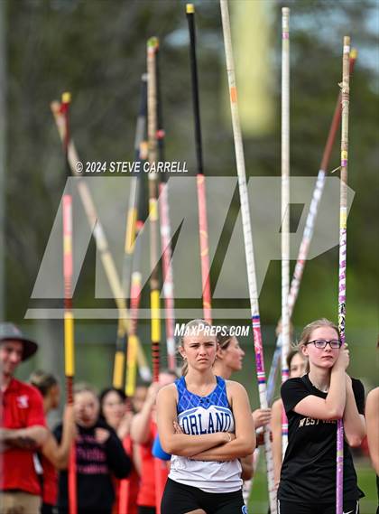 Thumbnail 1 in Eagle Relays (Pole Vault) photogallery.