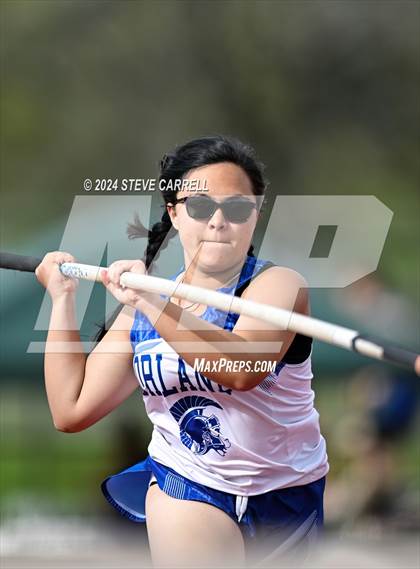 Thumbnail 2 in Eagle Relays (Pole Vault) photogallery.