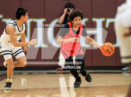 Thumbnail 3 in Chaminade vs St Francis photogallery.
