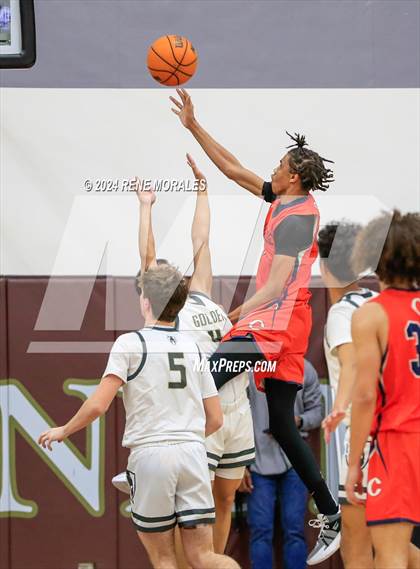 Thumbnail 2 in Chaminade vs St Francis photogallery.