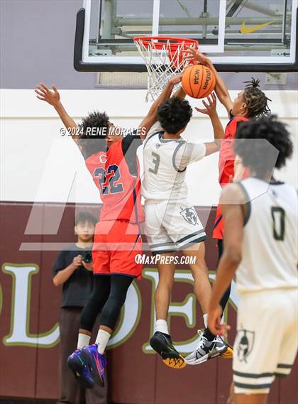 Thumbnail 1 in Chaminade vs St Francis photogallery.