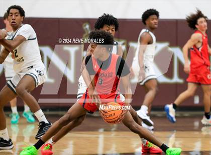 Thumbnail 3 in Chaminade vs St Francis photogallery.