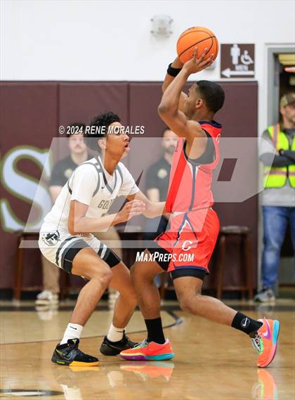 Thumbnail 3 in Chaminade vs St Francis photogallery.