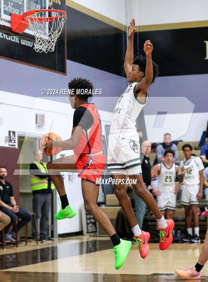 Thumbnail 2 in Chaminade vs St Francis photogallery.