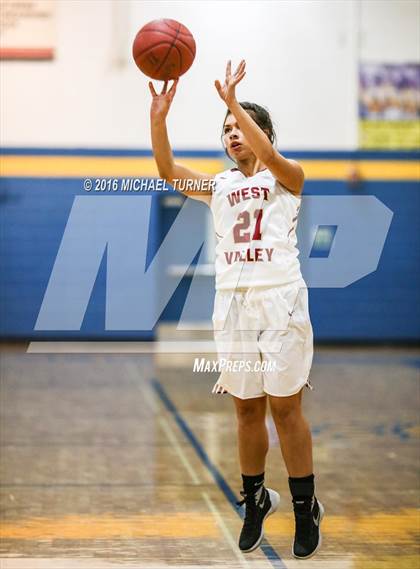 Thumbnail 1 in Paradise vs. West Valley photogallery.