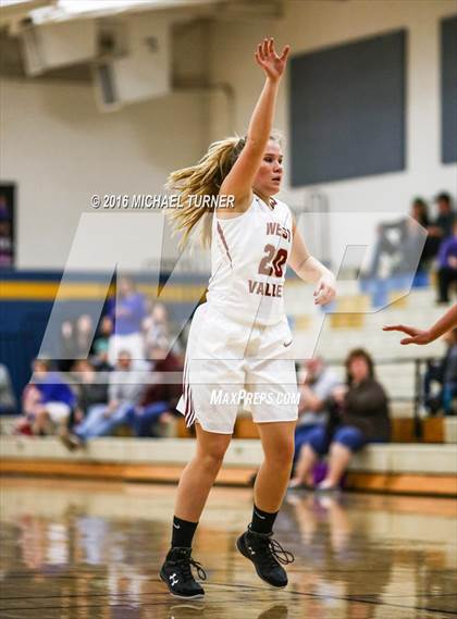 Thumbnail 2 in Paradise vs. West Valley photogallery.