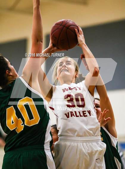 Thumbnail 3 in Paradise vs. West Valley photogallery.