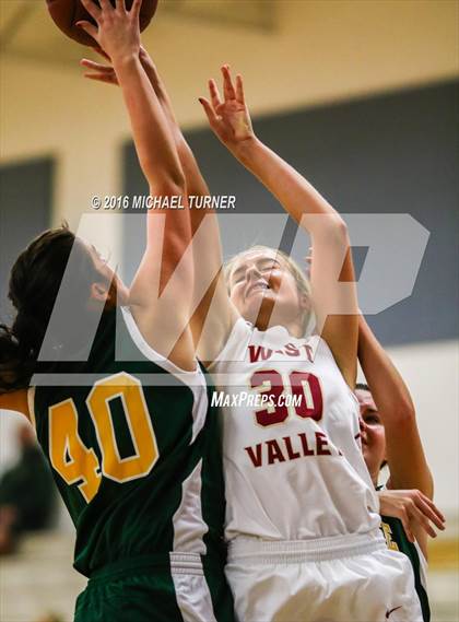 Thumbnail 1 in Paradise vs. West Valley photogallery.