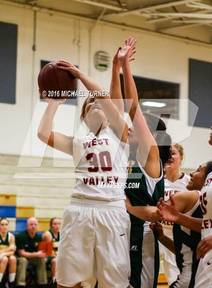 Thumbnail 1 in Paradise vs. West Valley photogallery.