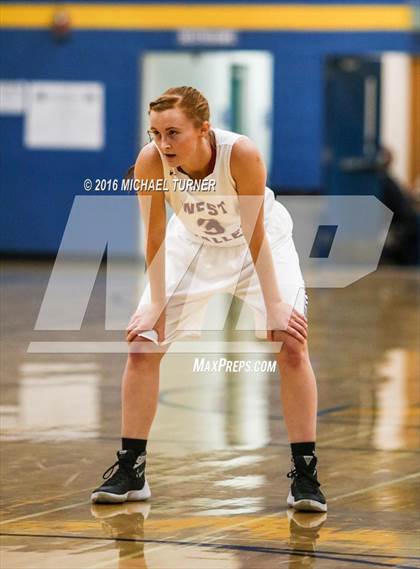 Thumbnail 3 in Paradise vs. West Valley photogallery.