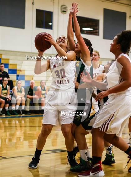 Thumbnail 3 in Paradise vs. West Valley photogallery.