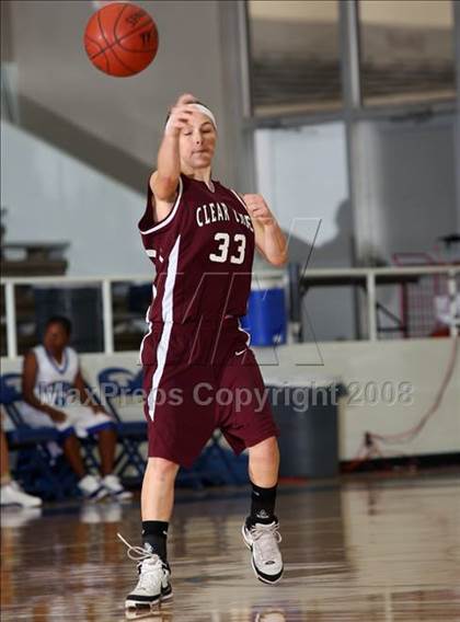 Thumbnail 3 in Clear Creek vs. Dickinson (McDonald's Texas Invitational) photogallery.