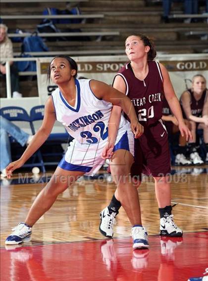 Thumbnail 2 in Clear Creek vs. Dickinson (McDonald's Texas Invitational) photogallery.