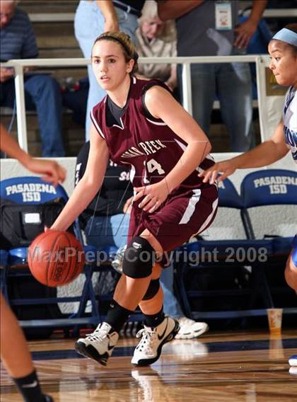 Thumbnail 2 in Clear Creek vs. Dickinson (McDonald's Texas Invitational) photogallery.