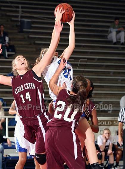 Thumbnail 1 in Clear Creek vs. Dickinson (McDonald's Texas Invitational) photogallery.