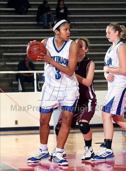 Thumbnail 2 in Clear Creek vs. Dickinson (McDonald's Texas Invitational) photogallery.