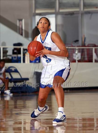 Thumbnail 2 in Clear Creek vs. Dickinson (McDonald's Texas Invitational) photogallery.