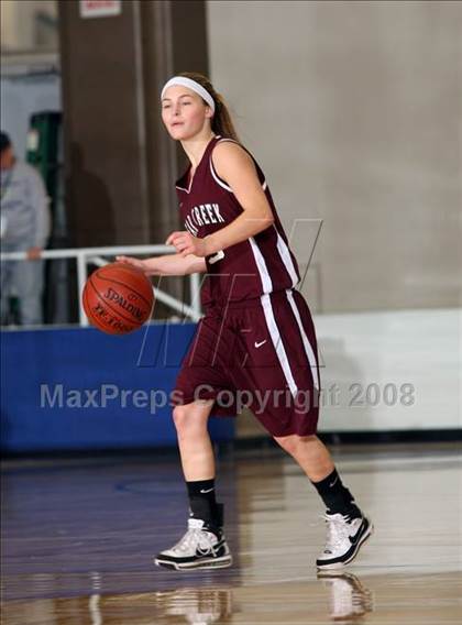 Thumbnail 3 in Clear Creek vs. Dickinson (McDonald's Texas Invitational) photogallery.