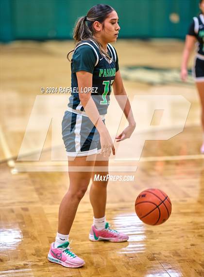 Thumbnail 2 in Clear Lake vs. Pasadena (McDonald's Texas Invitational) photogallery.